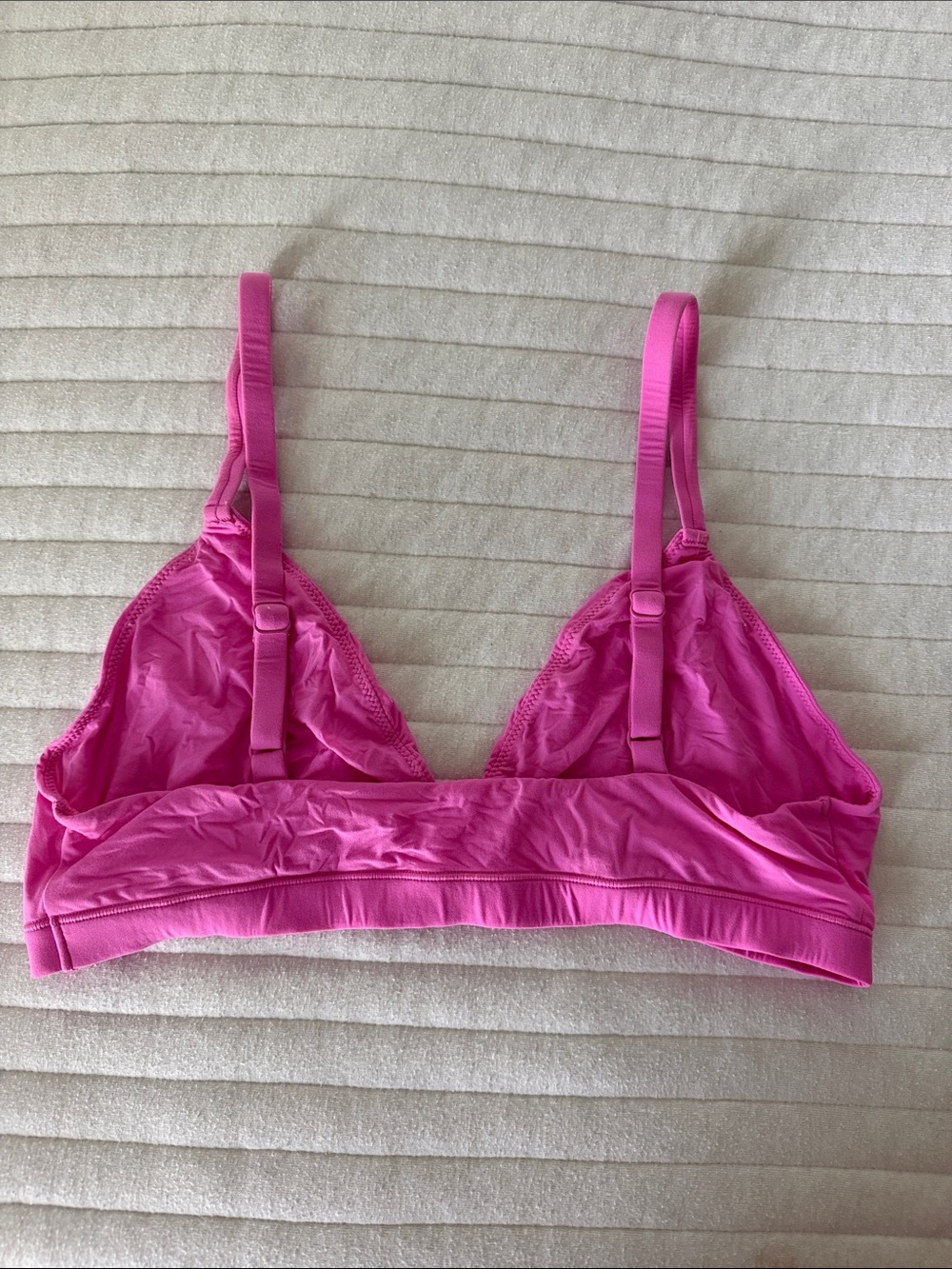 Skims Seamless Triangle Bralette - Picture 2 of 3